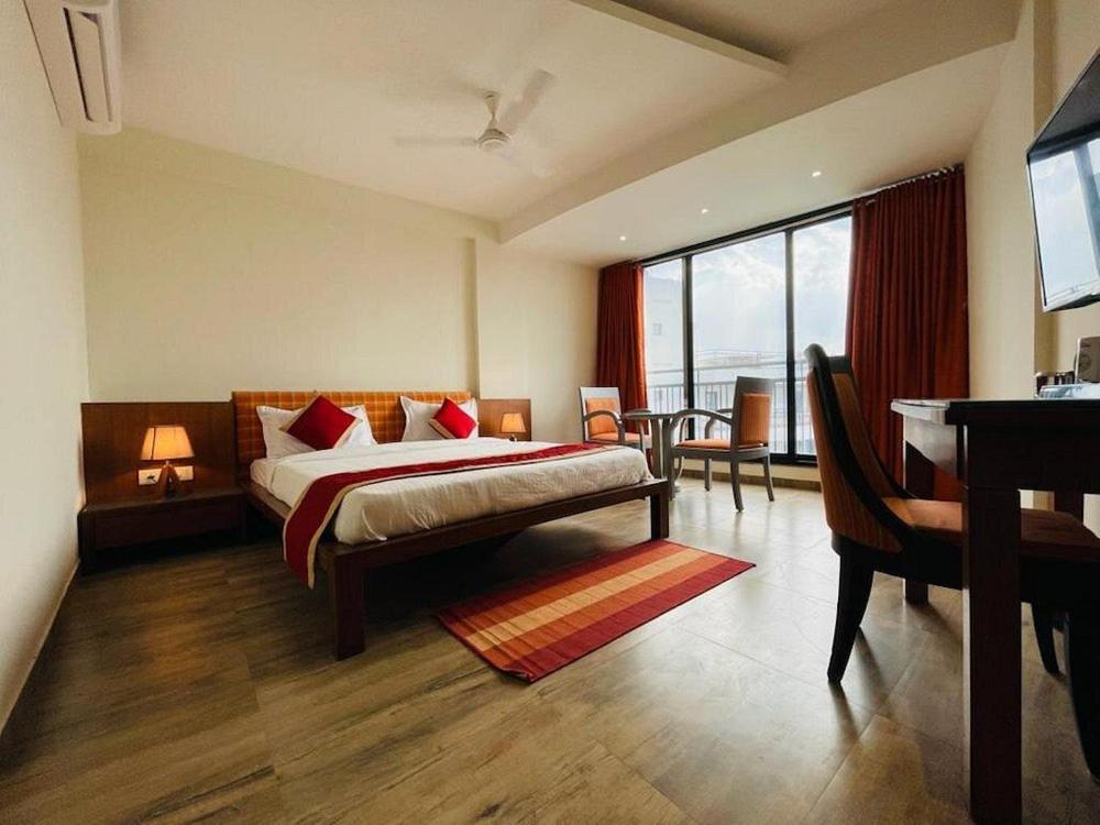 Om Sanctuary Resort By Pinks Hospitality Rupāwati Esterno foto